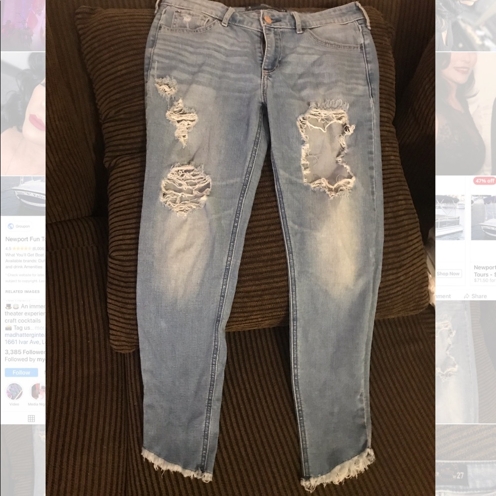 Hollister Crop Jeans